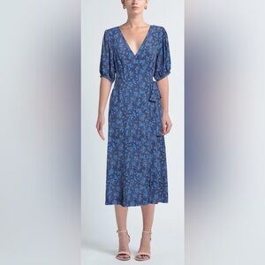 🌸 NEW Glamorous Blue Floral Wrap Dress Size Medium